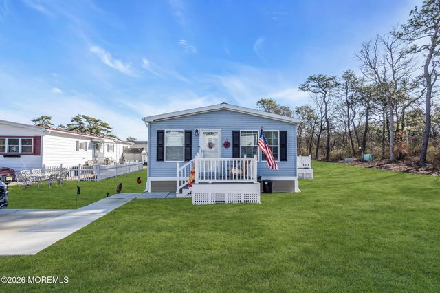 55 Woodchuck Parkway, Whiting, NJ 08759