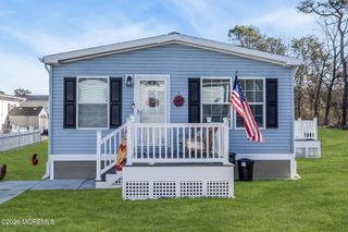 55 Woodchuck Parkway, Whiting, NJ 08759