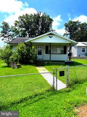 107 COMPASS RD, Middle River, MD 21220