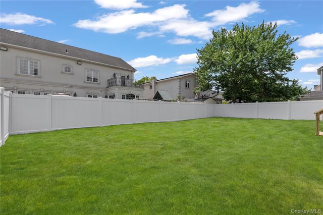 857 Glen Drive, Woodmere, NY 11598