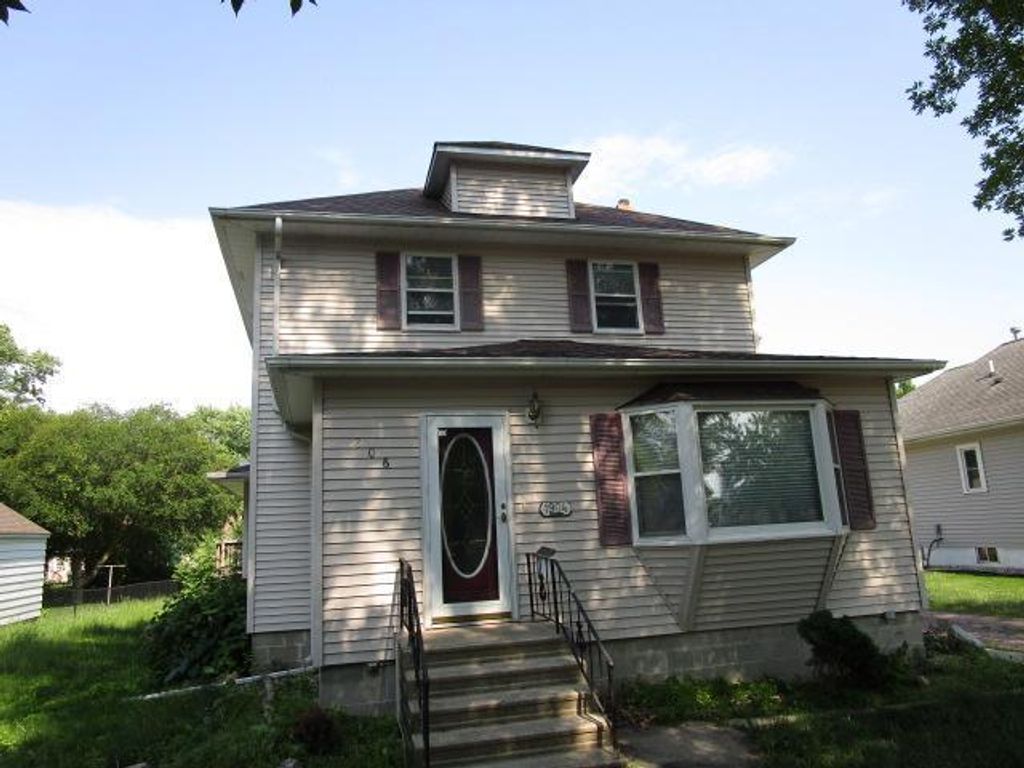 206 N Central Avenue, Truman, MN 56088