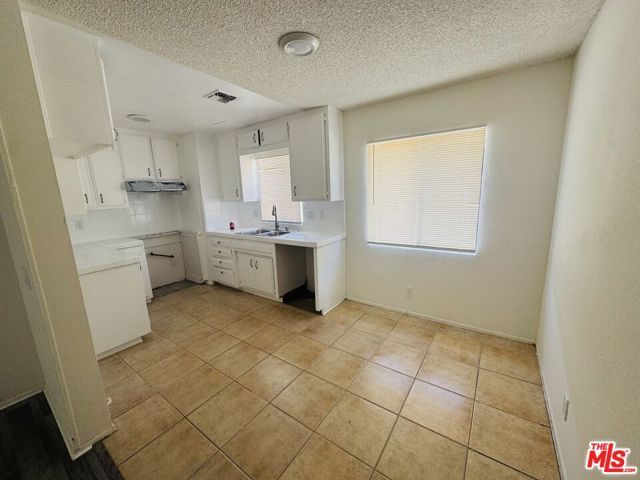 45119 Beech Avenue A, Lancaster, CA 93534