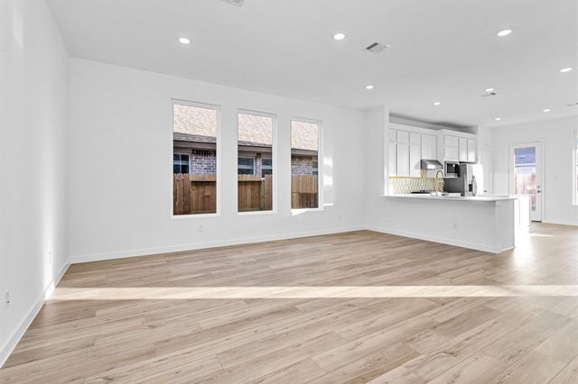 29323 Meadowcreek Hill Drive, Waller, TX 77484