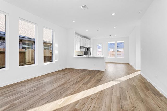 29323 Meadowcreek Hill Drive, Waller, TX 77484