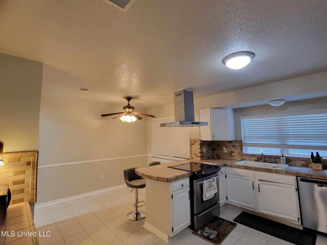 2589 Santa Rosa Cove, Biloxi, MS 39531