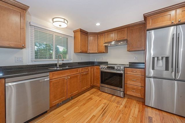 6 Hilltop Dr, Bourne, MA 02561