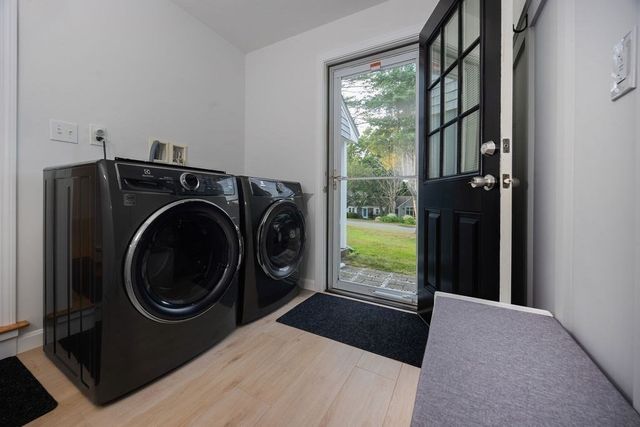 6 Hilltop Dr, Bourne, MA 02561