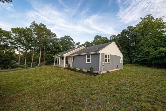 6 Hilltop Dr, Bourne, MA 02561