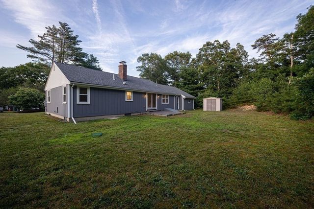 6 Hilltop Dr, Bourne, MA 02561
