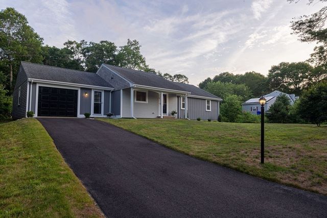 6 Hilltop Dr, Bourne, MA 02561