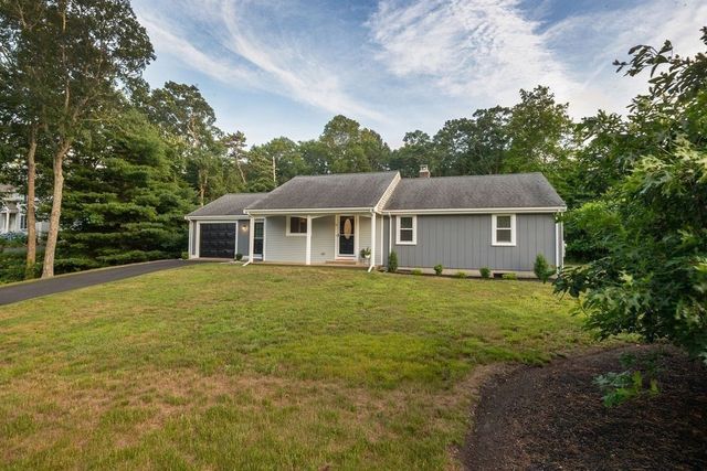 6 Hilltop Dr, Bourne, MA 02561