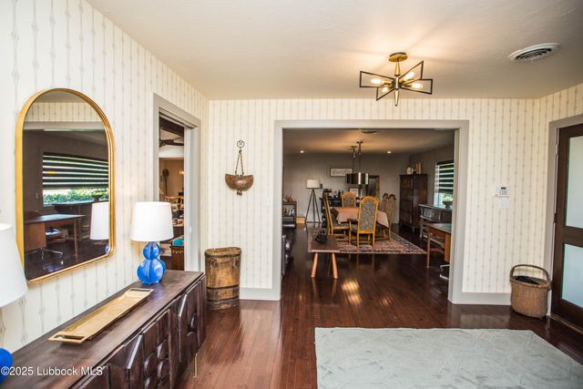 4609 10th Street, Lubbock, TX 79416