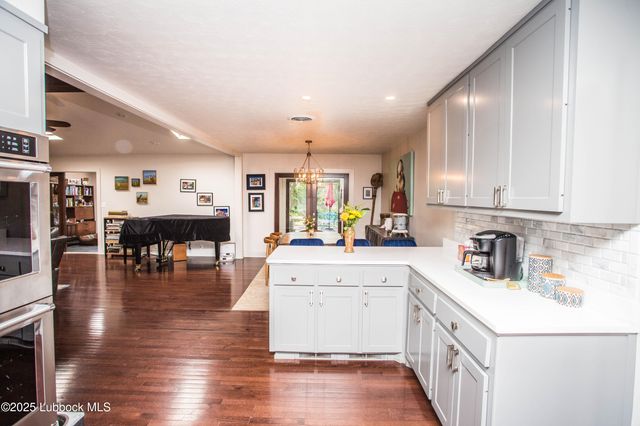 4609 10th Street, Lubbock, TX 79416