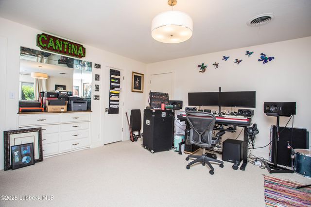 4609 10th Street, Lubbock, TX 79416