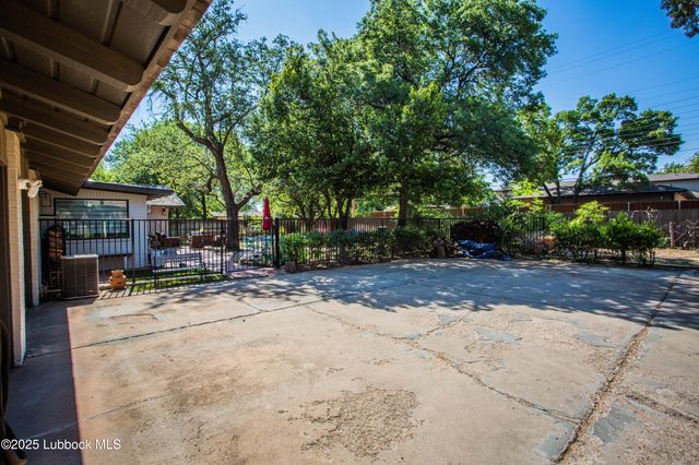 4609 10th Street, Lubbock, TX 79416