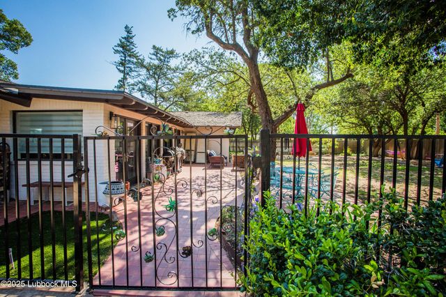 4609 10th Street, Lubbock, TX 79416