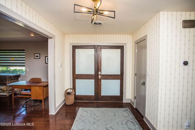 4609 10th Street, Lubbock, TX 79416