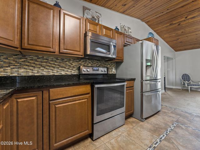 101 Eastview Court, Jacksonville, NC 28546