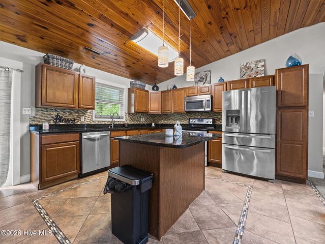 101 Eastview Court, Jacksonville, NC 28546