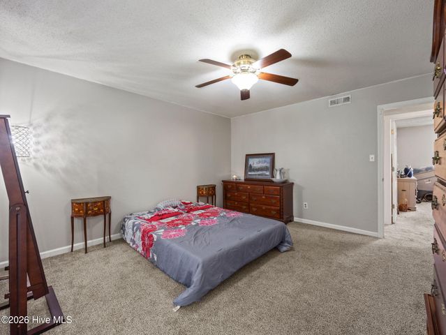 101 Eastview Court, Jacksonville, NC 28546