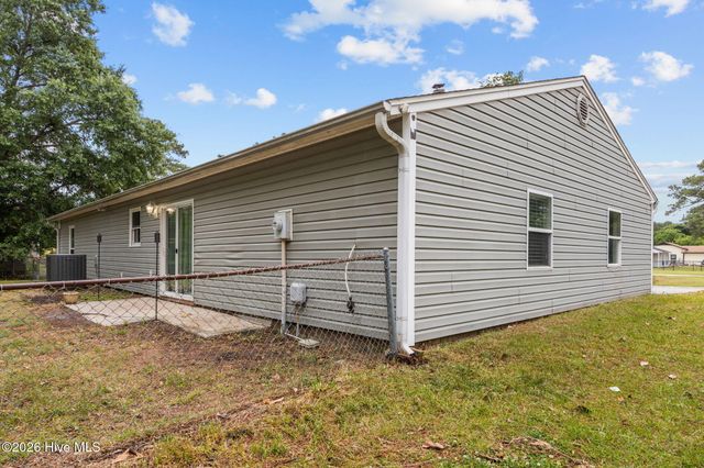 101 Eastview Court, Jacksonville, NC 28546