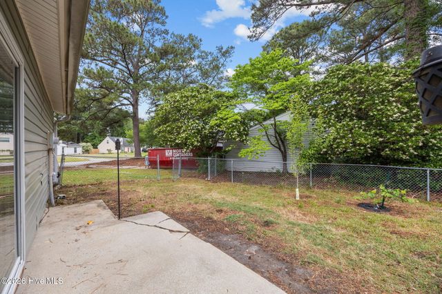 101 Eastview Court, Jacksonville, NC 28546