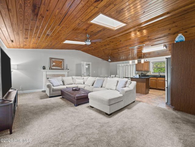 101 Eastview Court, Jacksonville, NC 28546