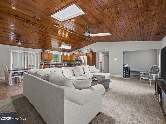 101 Eastview Court, Jacksonville, NC 28546