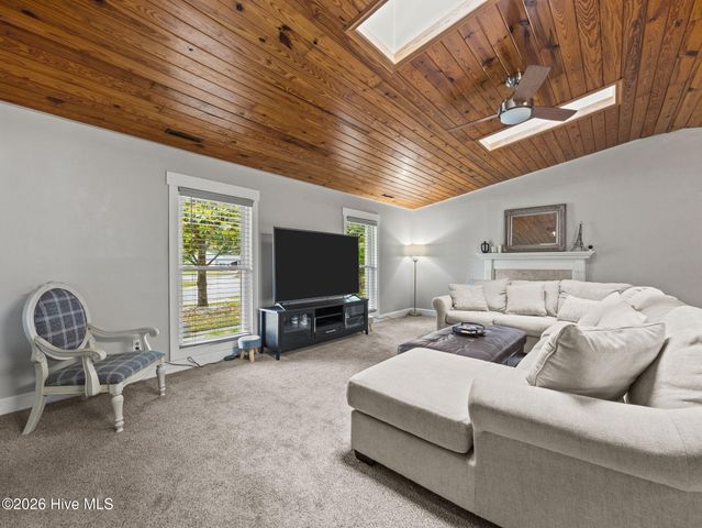101 Eastview Court, Jacksonville, NC 28546