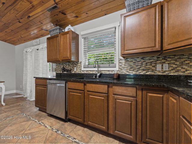 101 Eastview Court, Jacksonville, NC 28546