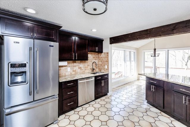 16 Cayuga Rd, Tewksbury, MA 01876