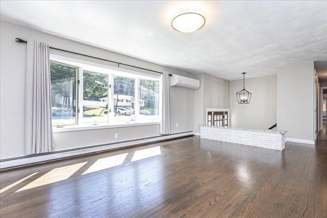 16 Cayuga Rd, Tewksbury, MA 01876