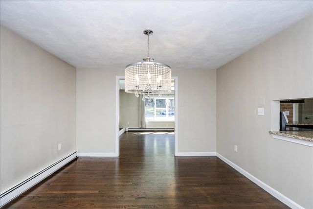 16 Cayuga Rd, Tewksbury, MA 01876