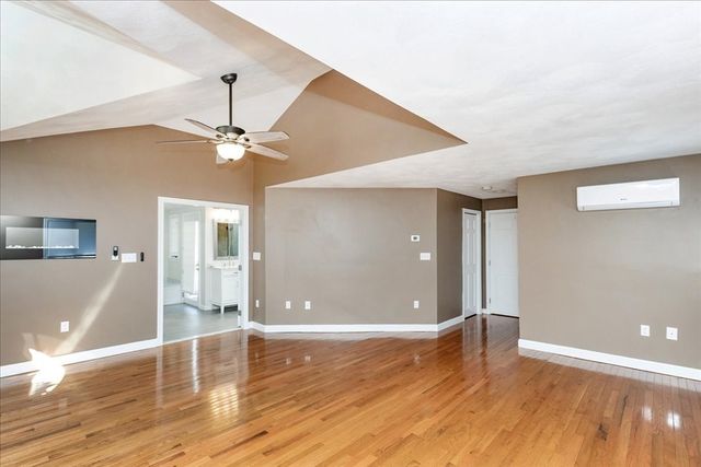16 Cayuga Rd, Tewksbury, MA 01876