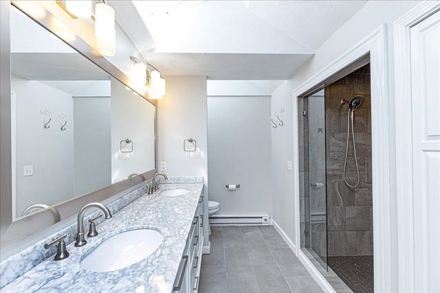 16 Cayuga Rd, Tewksbury, MA 01876