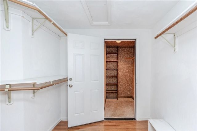 16 Cayuga Rd, Tewksbury, MA 01876