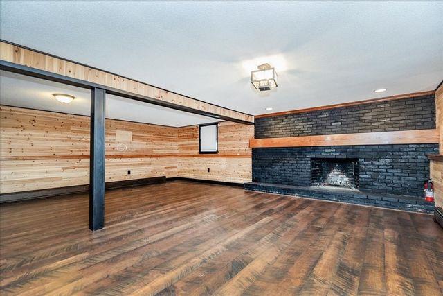 16 Cayuga Rd, Tewksbury, MA 01876
