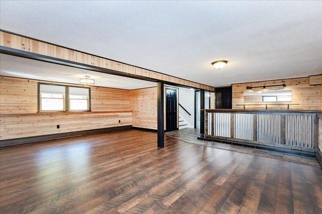 16 Cayuga Rd, Tewksbury, MA 01876