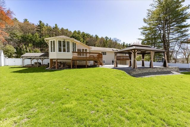 16 Cayuga Rd, Tewksbury, MA 01876