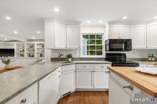 27 White Oak Shade Lane, New Canaan, CT 06840