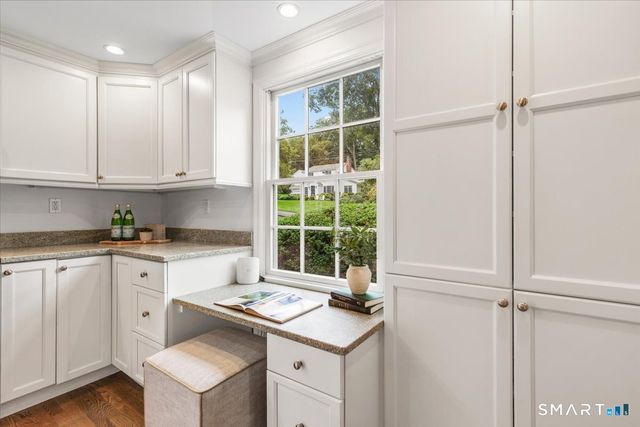 27 White Oak Shade Lane, New Canaan, CT 06840