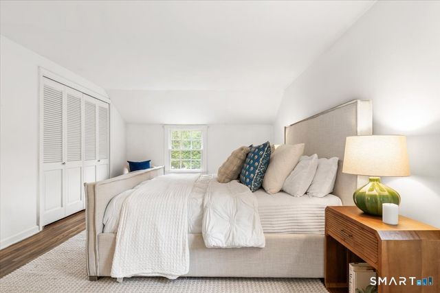 27 White Oak Shade Lane, New Canaan, CT 06840