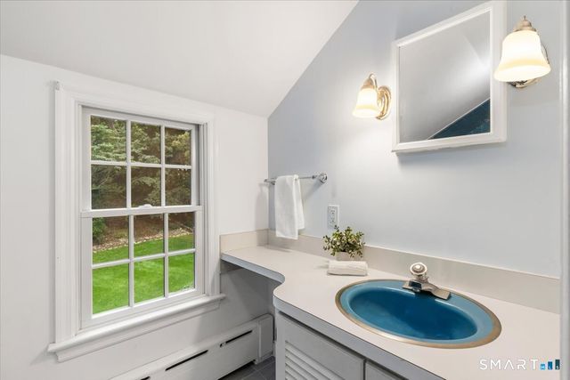 27 White Oak Shade Lane, New Canaan, CT 06840