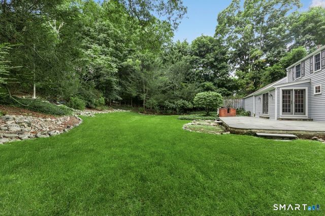 27 White Oak Shade Lane, New Canaan, CT 06840