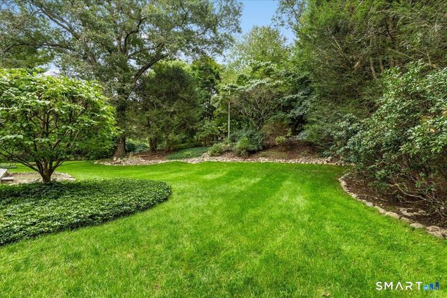 27 White Oak Shade Lane, New Canaan, CT 06840