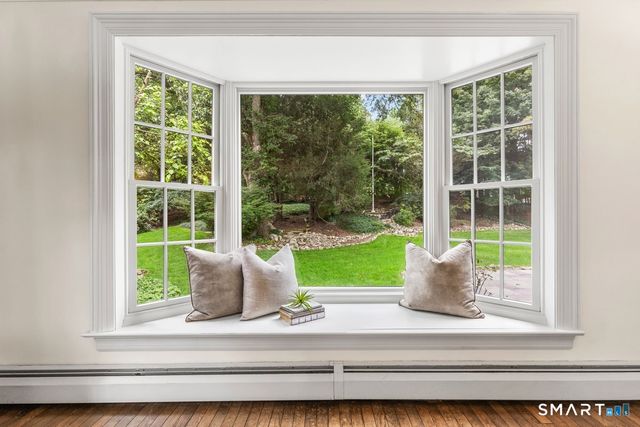 27 White Oak Shade Lane, New Canaan, CT 06840