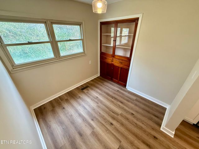 2516 Mynatt Rd, Knoxville, TN 37918