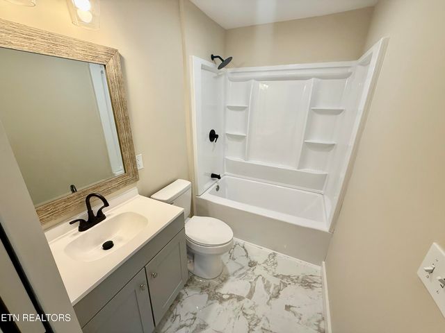 2516 Mynatt Rd, Knoxville, TN 37918