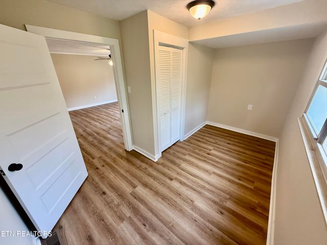 2516 Mynatt Rd, Knoxville, TN 37918