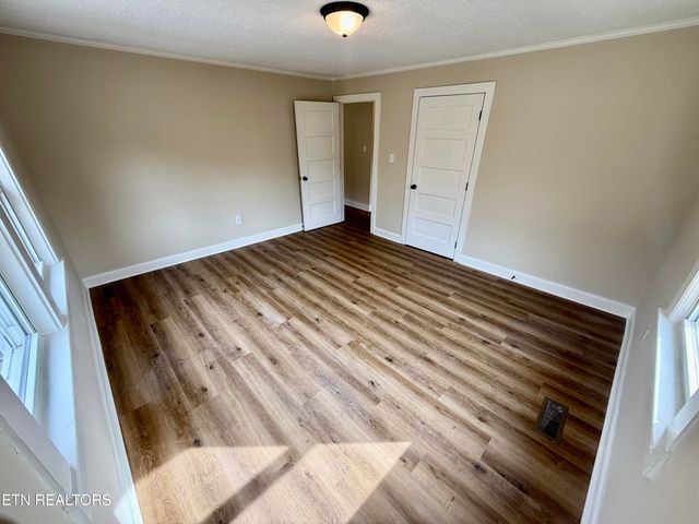 2516 Mynatt Rd, Knoxville, TN 37918